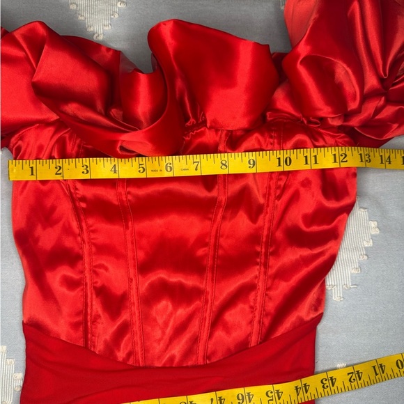 Privy Red Bodycon Midi Dress with Sweetheart Neckline - Picture 11 of 13